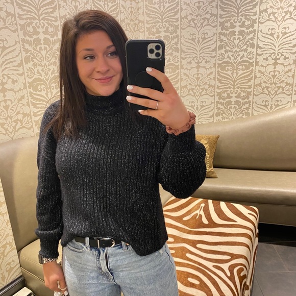 Meet your Posher, Tayler - Picture 1 of 1